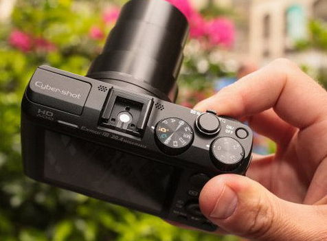 入门级用户数码相机的佳选：索尼HX50V