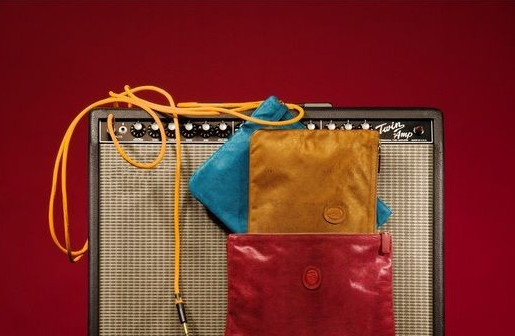 皮具品牌Trussard推出新年喜庆箱包
