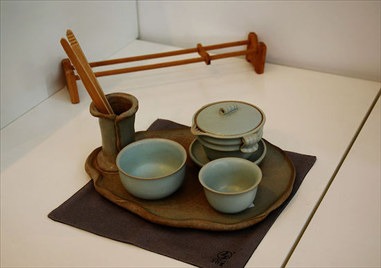 现代古朴茶具 品出优雅格调
