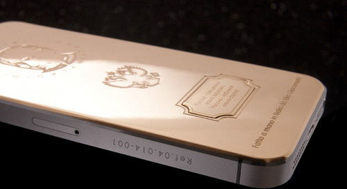 黄金版iPhone 5s 印上普京头像