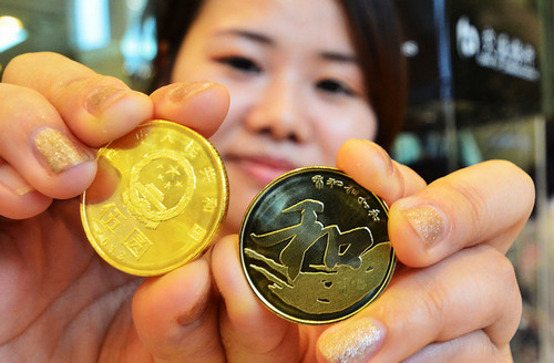 2014年5元硬币首发遭抢购