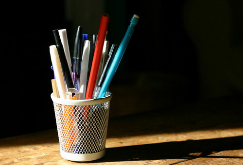 笔筒收藏：材质多样各有特色